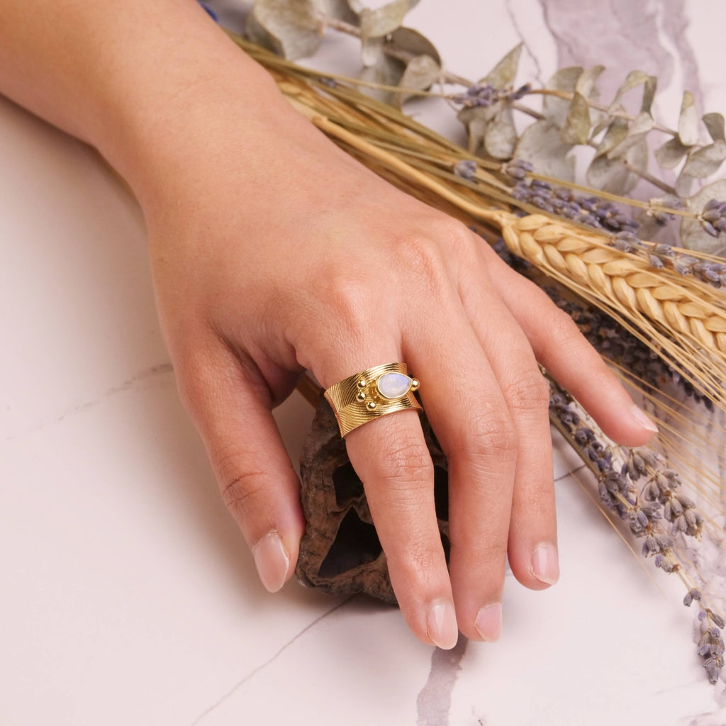 Baizaar - Moonstone Ripple Ring