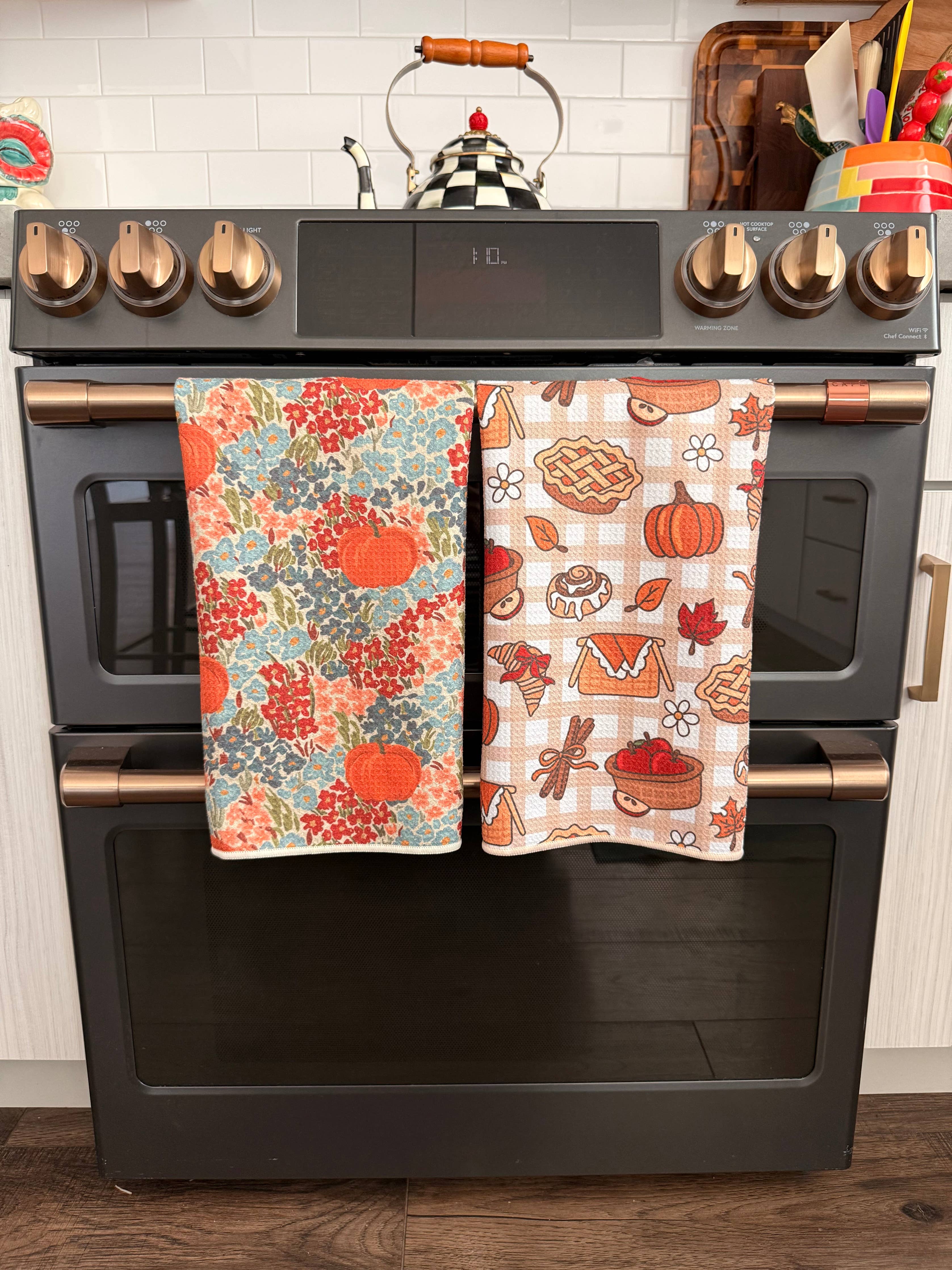 Pretty Pickin's: Double-Sided Hand Towel