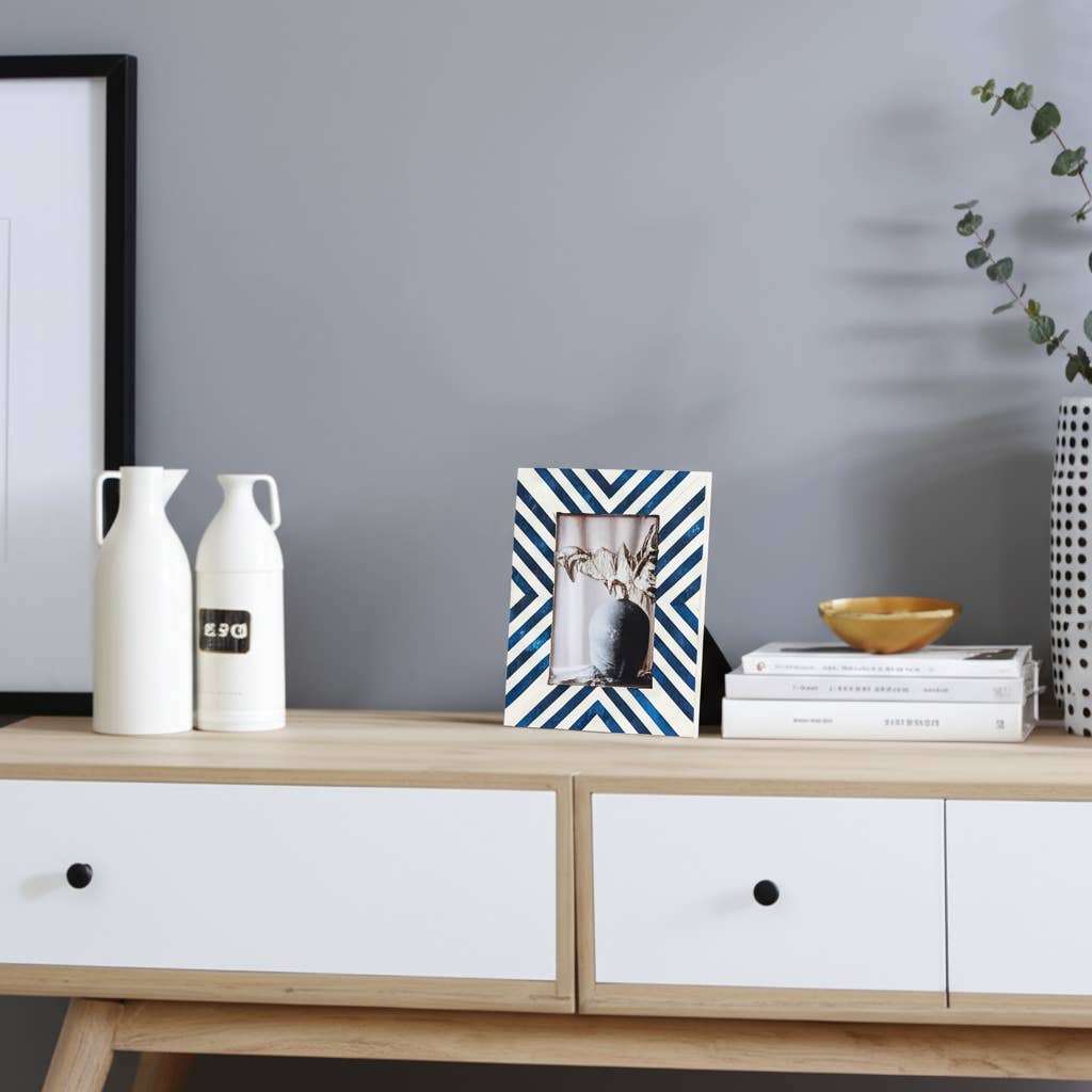 4x6 in. Picture Frame - Blue/White Resin Chevron Striped