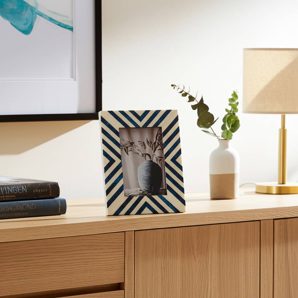 4x6 in. Picture Frame - Blue/White Resin Chevron Striped