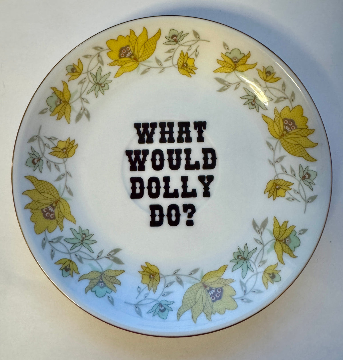 What Would Dolly Do? Decorative Plate (yellow)