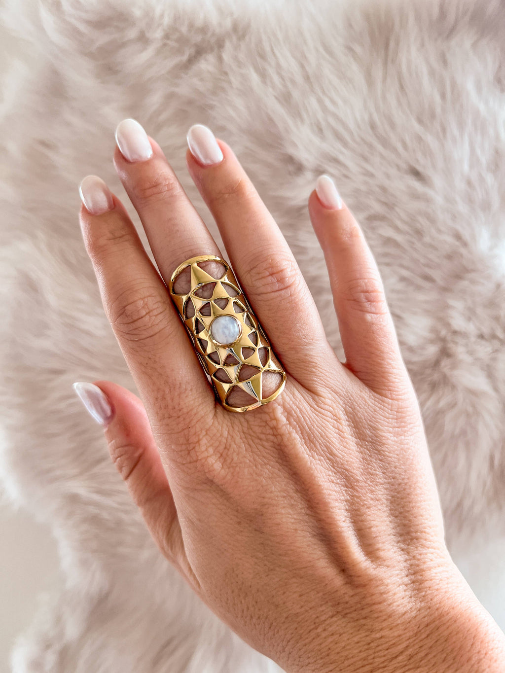Baizaar - Geometric Stone Shield Ring